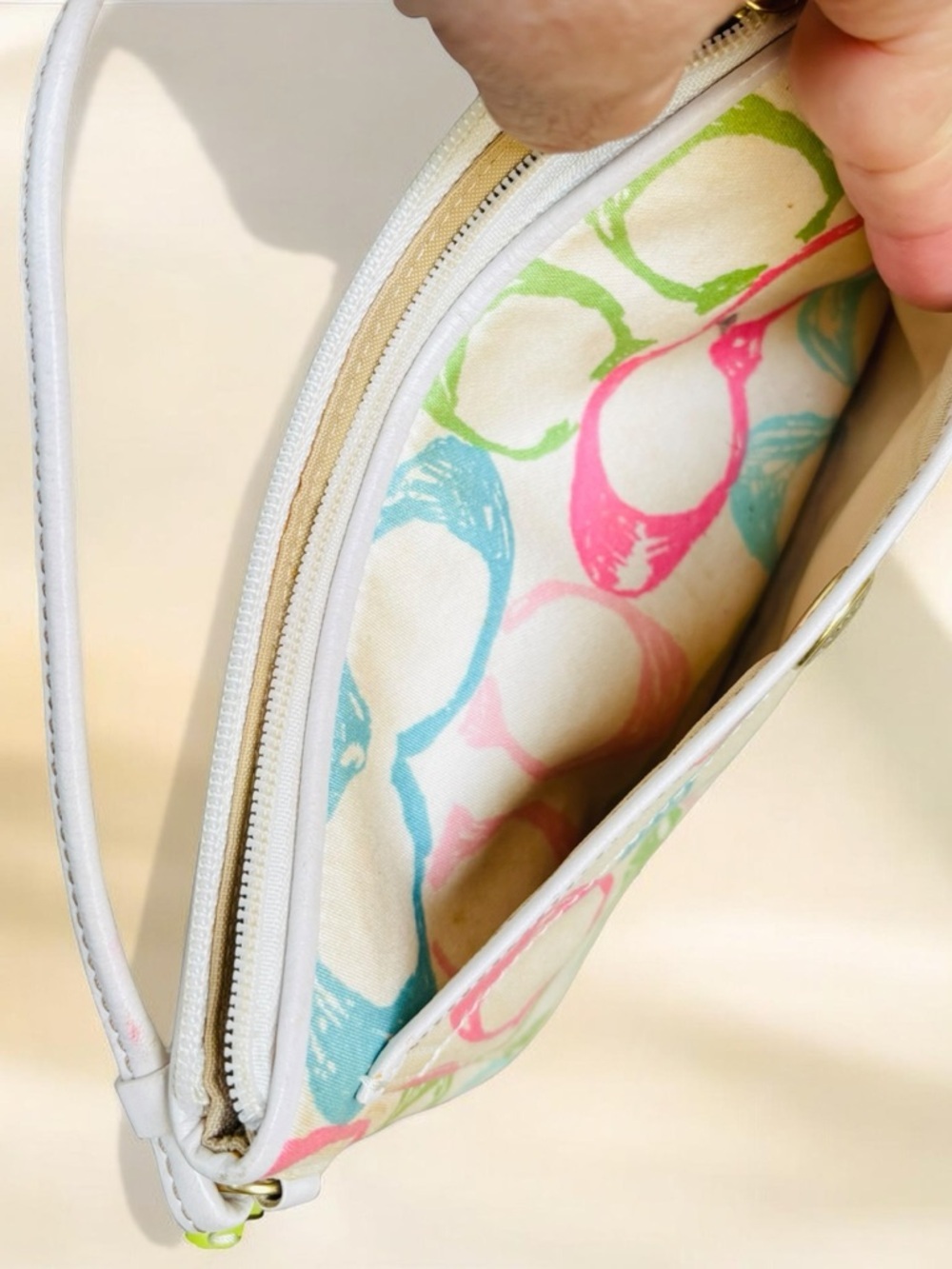 a vintage Coach Y2K pastel scribble wristlet ivory Canvas bag - Picture 14 of 16